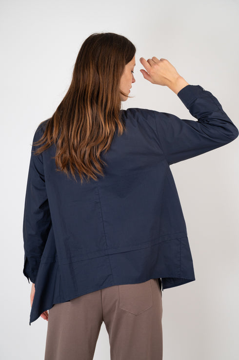Asymmetrisches Hemd